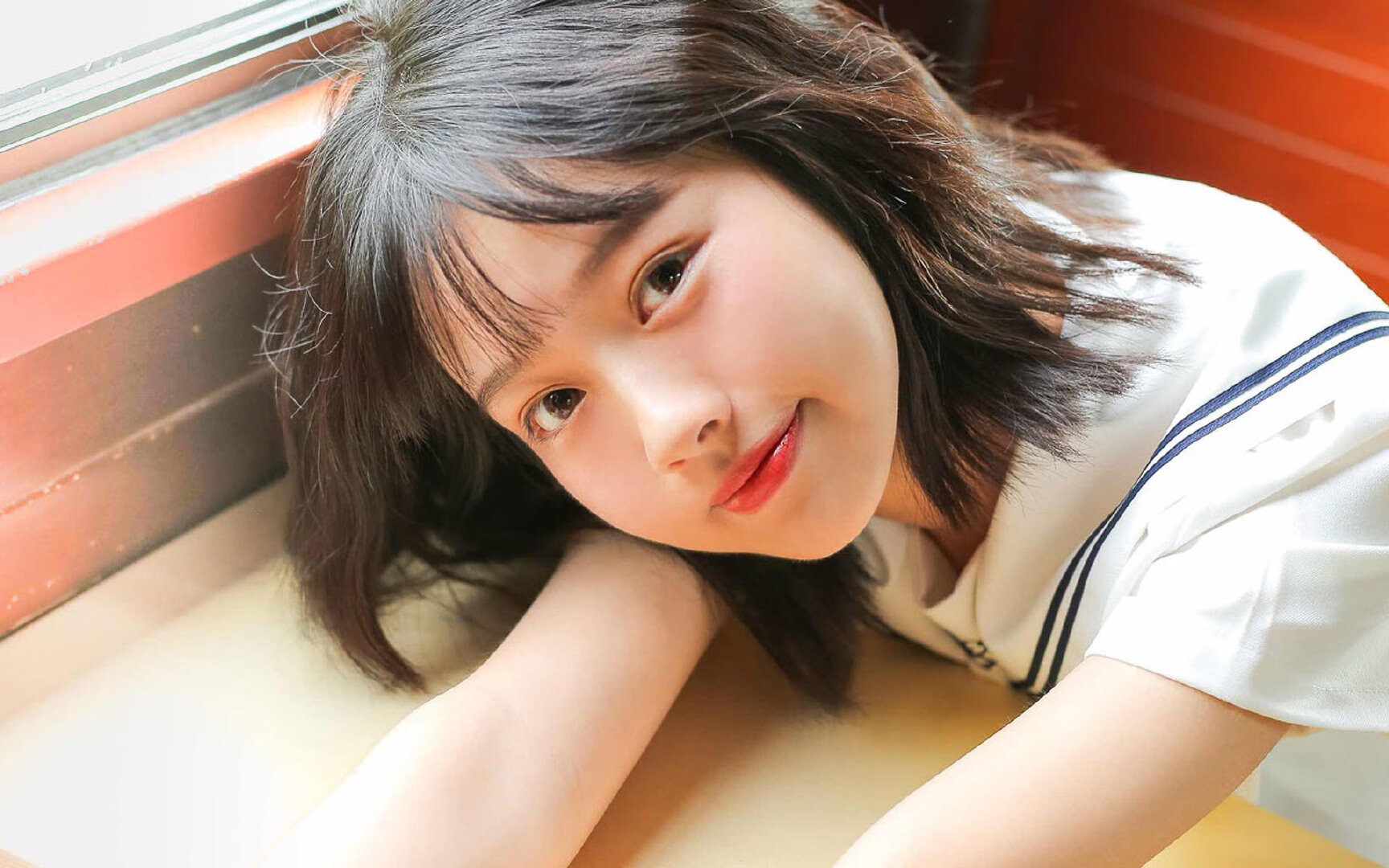 荷兰队在欧洲杯小组赛中表现不佳,最终以小组第三身份晋级淘汰赛。