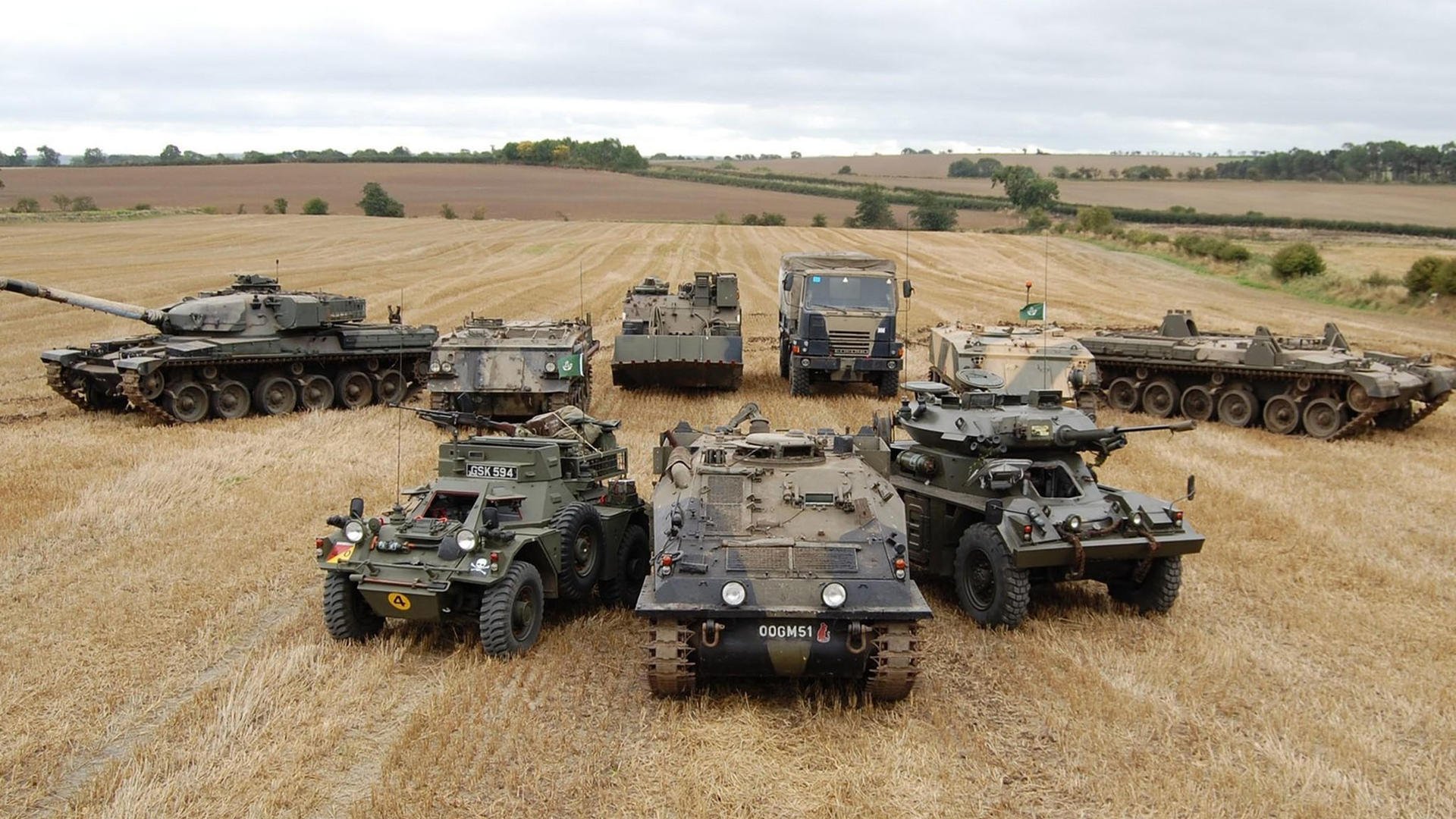 三强接力表现接近 金牌归属悬念重重,三强争霸赛三个项目一对照