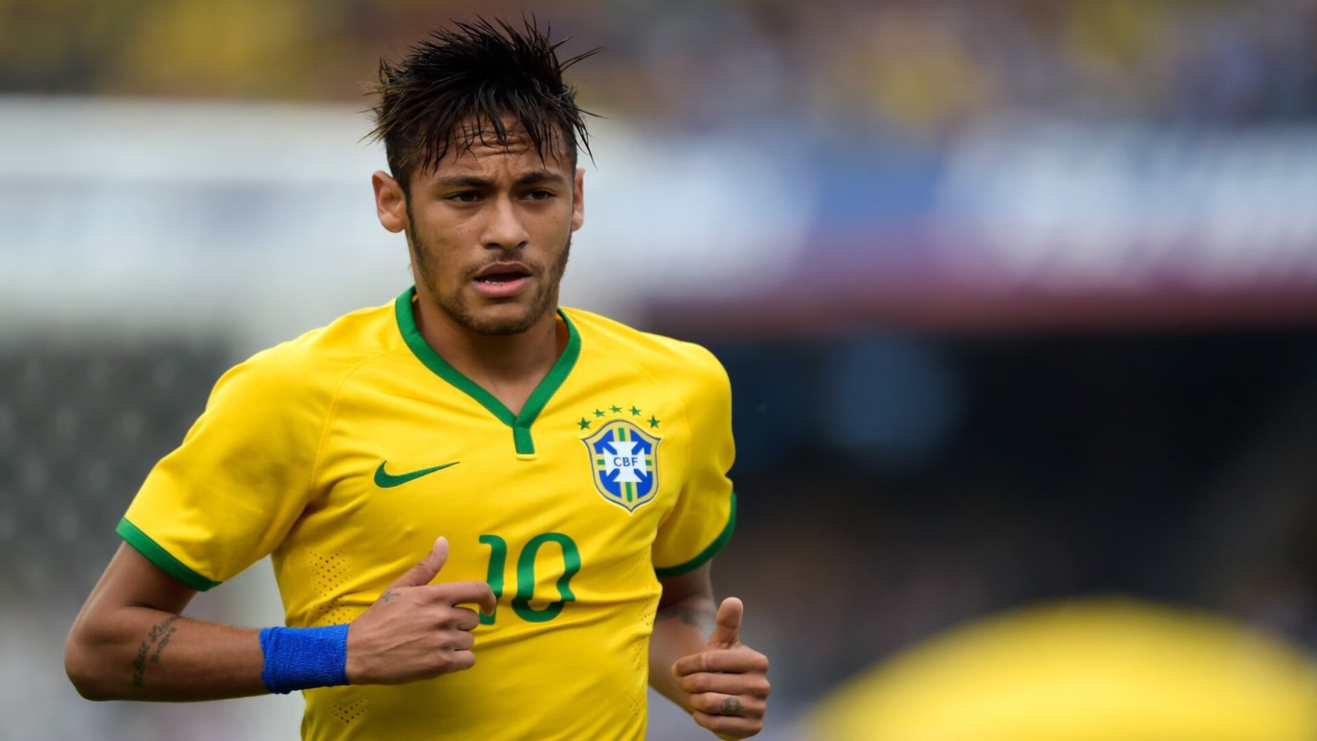 决赛气氛火爆，球迷激情四溢，决赛进球视频