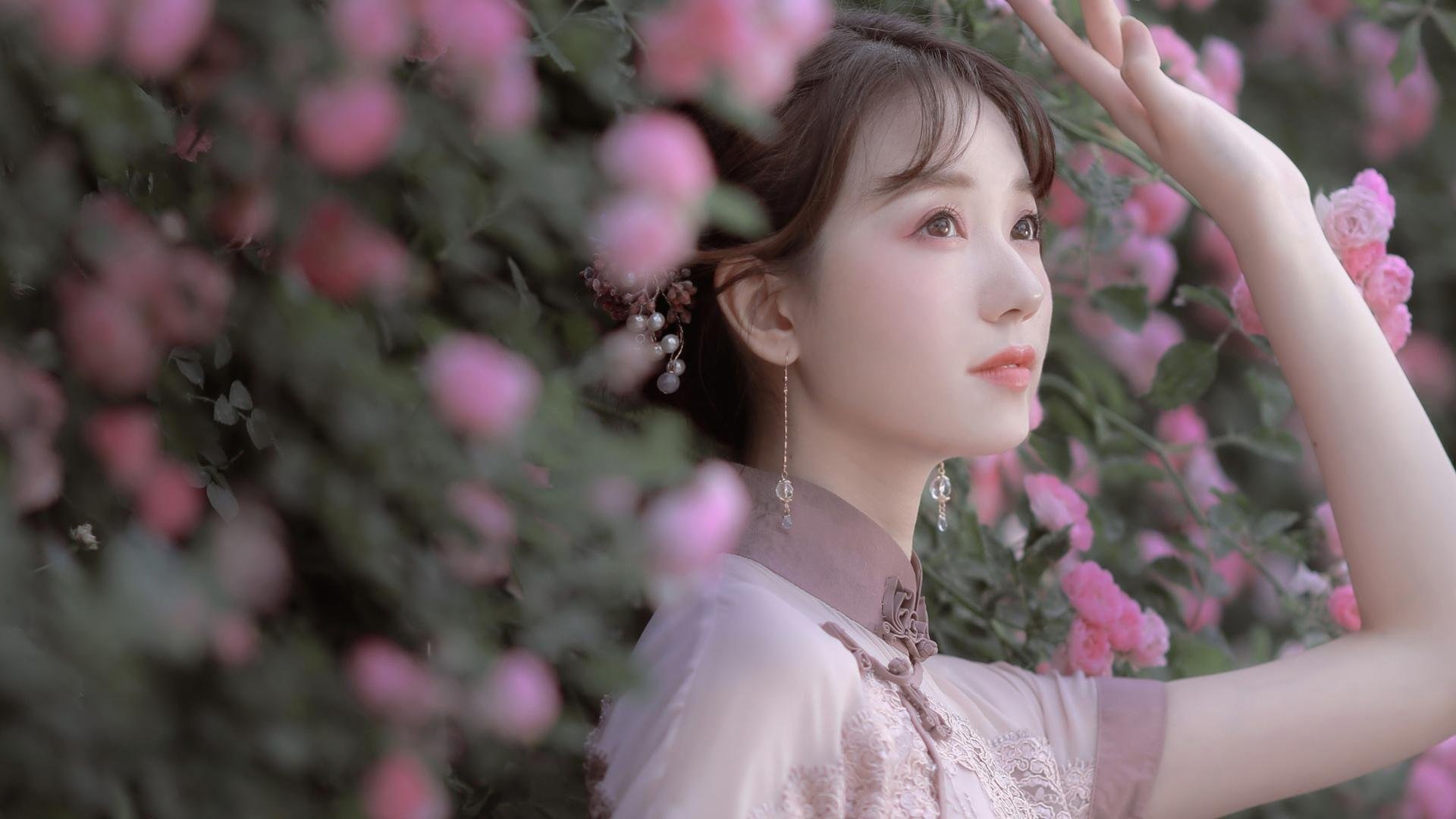 跳水团队配合默契比利时获佳绩，跳水冠军比心